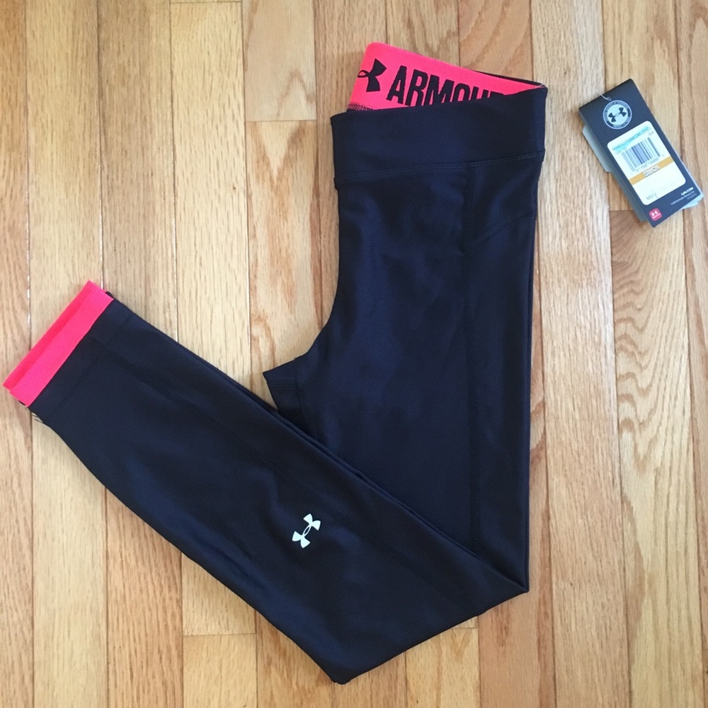NWT Under Armour Heatgear Cropped Leggings